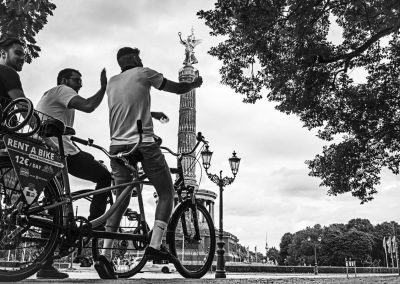 schwarzweiß street photo Selfie mit Siegessäule und Fernsehturm "Selfie Stop an der Siegessäule"