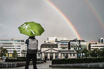 street photo, Berlin Wittenbergplatz, "green is ok"