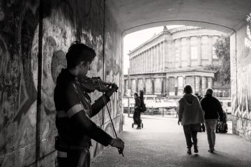 "Tango im Tunnel - por una cabeza", Street photography Berlin