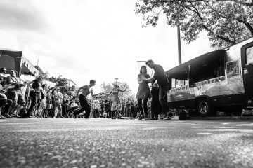 BnW Streetphoto Swinging Kreuzberg